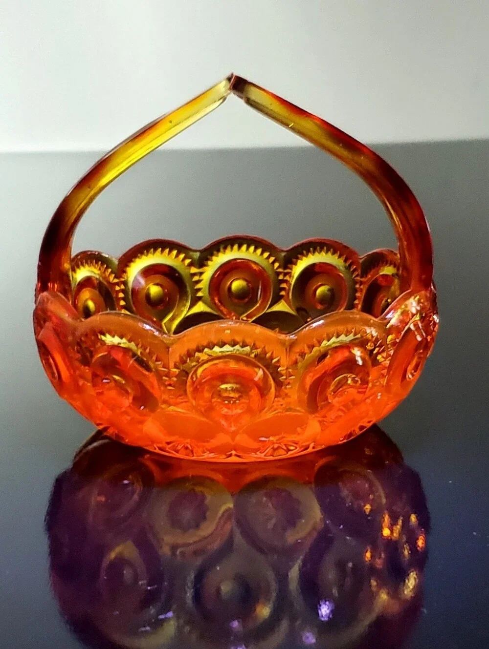 GLOWING Fire Amberina Moon & Star Split Handle Art Glass Basket - Picture 9 of 16